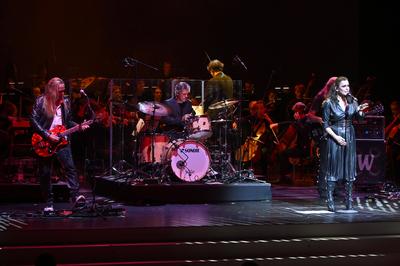 Julia Neigel und Silly bei der 15. Hope Gala 2023 im Schauspielhaus. Dresden, 28.10.2023 *** Julia Neigel and Silly at t-stock-foto