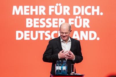 Olaf Scholz in Emden-stock-foto