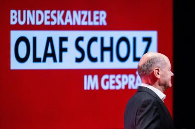 Olaf Scholz in Emden-stock-foto
