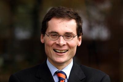 Bildnummer: 50593477  Datum: 04.11.2004  Copyright: imago/HoffmannJournalist Roger K?ppel (SUI/Chefredakteur DIE WELT) w?hrend des 9. Mainzer Mediendisputs, Personen , optimistisch; 2004, Mainz, Mediendispute, Mediendisput, Disput, Dispute, Medien, TV, ZDF, neunter, neun, Journalisten, Journalist, Redakteur, Redakteure, Chefredakteure, lachen, lachend, lacht; , quer, Kbdig, Portr?t, Medienunternehmen, Wirtschaft, Deutschland, Randbild, People / Freude-stock-foto