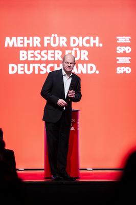 Olaf Scholz in Emden-stock-foto