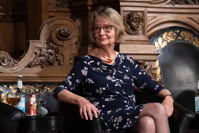 Jubil?ums-Veranstaltung 100 Jahre ?bersee-Club Hamburger Ehrenb?rger im Gespr?ch im Rathaus - Dr. Kirsten Boie, Schrifts-stock-foto