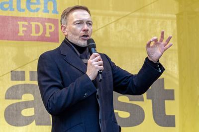 Christian Lindner, FDP-Vorsitzender, Wahlkampfrede auf dem Marienplatz, Bundestagswahlkampf, M?nchen, 18. Februar 2025-stock-foto