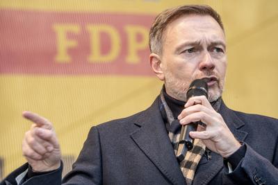 Christian Lindner, FDP-Vorsitzender, Wahlkampfrede auf dem Marienplatz, Bundestagswahlkampf, M?nchen, 18. Februar 2025-stock-foto