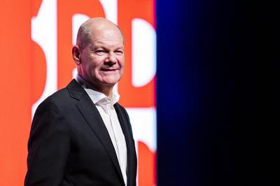 Olaf Scholz in Emden-stock-foto