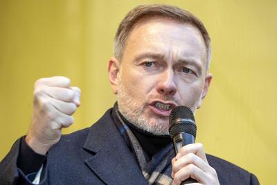 Christian Lindner, FDP-Vorsitzender, Wahlkampfrede auf dem Marienplatz, Bundestagswahlkampf, M?nchen, 18. Februar 2025-stock-foto