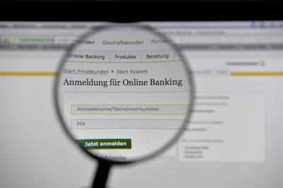 Onlinebanking Commenzbank Internetauftritt Commerzbank Onlinebanking Internetauftritt Commer-stock-foto