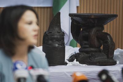 Annalena Baerbock (Buendnis 90/Die Gruenen), Bundesaussenministerin, aufgenommen im Rahmen der Zeremonie zur Rueckgabe-stock-foto