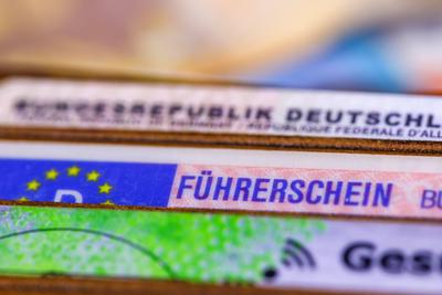 Symbolfoto Fuehrerschein-stock-foto