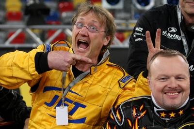 Bildnummer: 52789694  Datum: 28.11.2008  Copyright: imago/RevierfotoComiczeichner R?tger Feldmann Br?sel (li.) und Moderator Stefan Raab anl?sslich einer Pressekonferenz zur TV total Stock Car Crash Challenge 2008  in D?sseldorf, Personen , optimistisch; 2008, D?sseldorf, Pressetermin,  ,  premiumd; , quer, Kbdig, Gruppenbild, close, Randbild, PeopleBildnummer 52789694 Date 28 11 2008 Copyright Imago Revierfoto Comic book R?tger Feldmann Br?sel left and presenter Stefan Raab during a Press conference to TV total Stick Car Crash Challenge 2008 in Dusseldorf People optimistic 2008 Dusseldorf Press call premiumd horizontal Kbdig Group photo Close Edge image Celebrities-stock-photo