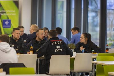 Polizeischule Rothenburg Hochschulinformationstag an der Hochschule der S?chsischen Polizei Den Informationstag an der H-stock-foto