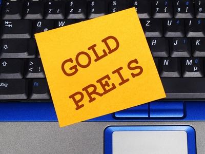 Notizzettel auf Laptop Goldpreis Copyright xKTHx ALLF830581-stock-foto
