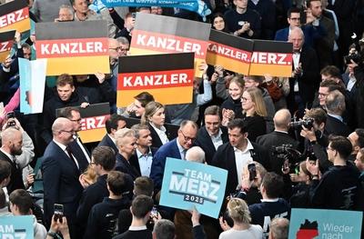 GER, Friedrich Merz (Kanzlerkandidat CDU) in der CDU Hochburg Vechta-stock-foto