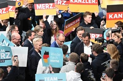 GER, Friedrich Merz (Kanzlerkandidat CDU) in der CDU Hochburg Vechta-stock-foto