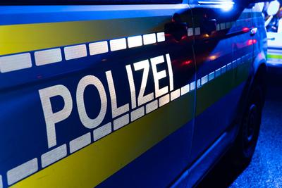 Symbolbilder - Themenbild - Unfall - Blaulicht-stock-foto