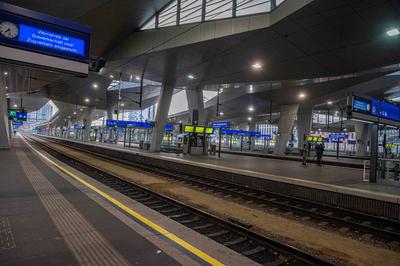 20221128 Warnstreik der Eisenbahner 28.11. - 29.11. WIEN, OESTERREICH - 28. NOVEMBER: Der leere Westbahnhof anl. des War-stock-foto