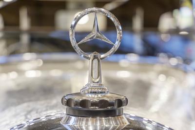 Oldtimermesse Retro Classics in Stuttgart. Die Messe ist mit rund 90.000 Messebesuchern und rund 900 Ausstellern zentral-stock-foto