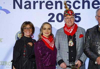 Presentation of the golden jesters bell / Regina Halmich bekommt im Europa-Park die Goldene Narrenschelle 2025 der Vereinigung Schw?bisch-Alemannischer Narrenz?nfte (VSAN)-stock-photo