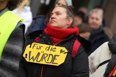 Warnstreik der Besch?ftigten der Freien und Hansestadt Hamburg (FHH). Aufgerufen hatte dazu ver.di HH. Die Gewerkschaft-stock-foto