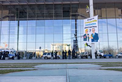 Banner Protestaktion vor Paul L?be Haus-stock-foto