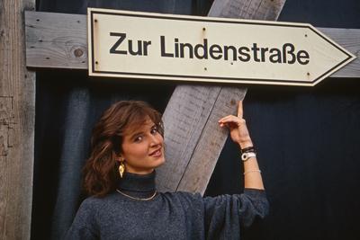 Lindenstra?e, Fernsehserie, Deutschland 1988, Darsteller: Brigitte Annessy Copyright: KPA Nur redaktionelle Nutzung. Ed-stock-foto
