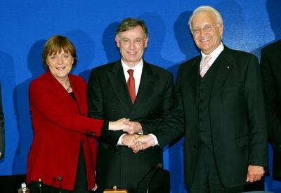 Angela Merkel und Edmund Stoiber stellen Horst K?hler als ihren Kandidaten f?r das Amt des Bundespr?sidenten vor Angela-stock-foto