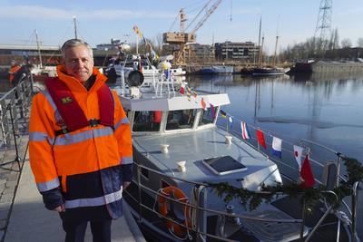 Taufe des neuen Forschungsschiffes Vektor durch mit dabei Prof. Dr. Carlos Jahn Leiter des Fraunhofer Centrum f?r Maritime Logistik-CML am 20.02.2025 in Hamburg Das Fraunhofer Centrum f?r Maritime Logistik CML im Harburger Binnenhafen entwickelt innovative L?sungen f?r den maritimen Sektor, die weltweit eingesetzt werden HH Deutschland-stock-photo