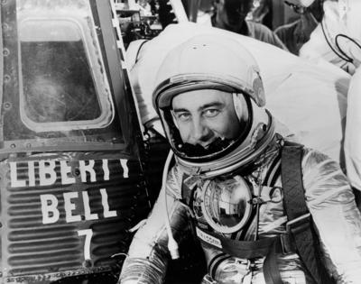 S61-03698 (1961) --- Astronaut Virgil I. (Gus) Grissom, suited up and ready to climb into Liberty Bell 7 spacecraft, sit-stock-foto