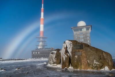 Erster Weihnachtstag auf dem Brocken - Nebelbogen-stock-photo
