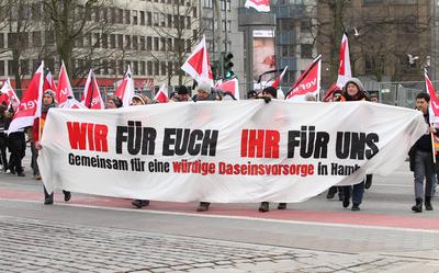 Warnstreik der Besch?ftigten der Freien und Hansestadt Hamburg (FHH). Aufgerufen hatte dazu ver.di HH. Die Gewerkschaft-stock-foto