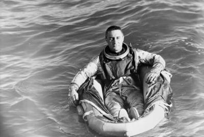 S61-04037 (1961) --- Astronaut Virgil I. (Gus) Grissom, pilot of the Mercury-Redstone 4 spaceflight, sits in a life raft-stock-foto