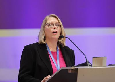 Praeses zur Wahl, Vorstellung, Anja Faehrmann 1.Tagung der III.Landessynode der Ev.-Luth Kirche in Norddeutschland Trave-stock-foto