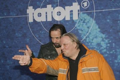 Bildnummer: 54668196  Datum: 22.11.2010  Copyright: imago/Sven SimonSchauspieler Jan Josef LIEFERS (links) und Axel PRAHL, Deutschland, hier beim Jubil?um 40 Jahre Tatort WDR Fernsehen, 22.11.2010. Entertainment People premiumd xo0x kbdig xkg 2010 quer Fototermin Photocall Tatort Erstes Deutsches Fernsehen ARD TV Krimi Fernsehen Film Fernsehfilm Filmset Dreharbeiten ZDF Zweites Deutsches Fernsehen Pressetermin Personen Kriminalfilm Verbrechen Mordkommission Portraet Portrait WDR Westdeutscher Rundfunk, aktuellVermischtesBildnummer 54668196 Date 22 11 2010 Copyright Imago Sven Simon Actor Jan Joseph Liefers left and Axel Prahl Germany here the Anniversary 40 Years Crime scene WDR Television 22 11 2010 Entertainment Celebrities premiumd xo0x Kbdig xkg 2010 horizontal Photo call photo call Crime scene first German Television ARD TV Mystery Television Film TV film Film Shooting ZDF Second German Television Press call People Kriminalfilm Crime Murder Commission Portrait Portrait WDR West German Broadcasting aktuellVermischtes-stock-photo