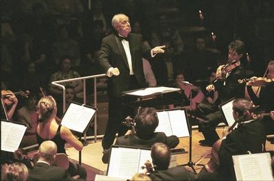 Young Euro Classic 2000 Pierre Boulez dirigiert das Gustav Mahler Jugendorchester DEU Deutschland-stock-foto