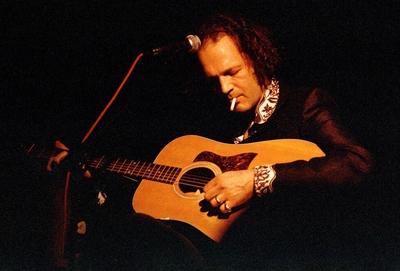 Bildnummer: 50022185  Datum: 13.07.1997  Copyright: imago/BusseWolf Maahn (GER), Personen , Objekte; 1997 , Konzerte , S?nger , Musiker , Rock , Deutschrock , akustische Gitarre , Gr?fentonna bei Gotha , Zigarette; , quer, Kbneg, Einzelbild, close, Musik, Kunst, Deutschland, Aktion, People, Th?ringen, Europa-stock-foto