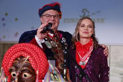 Presentation of the golden jesters bell / Regina Halmich bekommt im Europa-Park die Goldene Narrenschelle 2025 der Vereinigung Schw?bisch-Alemannischer Narrenz?nfte (VSAN)-stock-photo