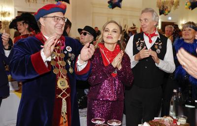 Presentation of the golden jesters bell / Regina Halmich bekommt im Europa-Park die Goldene Narrenschelle 2025 der Vereinigung Schw?bisch-Alemannischer Narrenz?nfte (VSAN)-stock-photo