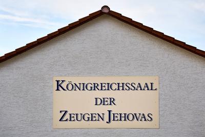 Augsburg, Bavaria, Germany - November 24, 2024: The Kingdom Hall of Jehovah s Witnesses in Augsburg, a central meeting p-stock-foto