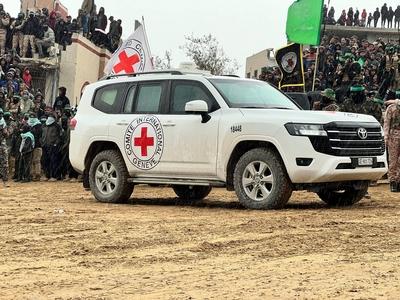 Palestinian resistance received and hands over bodies of four israeli captives to the red cross in bani suhaila.-stock-foto