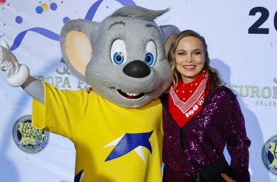 Presentation of the golden jesters bell / Regina Halmich bekommt im Europa-Park die Goldene Narrenschelle 2025 der Vereinigung Schw?bisch-Alemannischer Narrenz?nfte (VSAN)-stock-photo