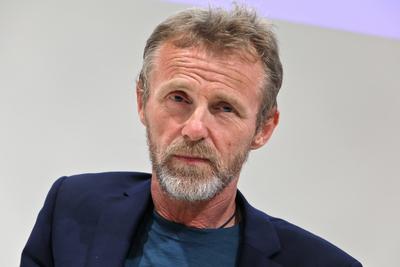 16.10.2019, Frankfurt, DEU, Buchmesse Frankfurt. Jo Nesbo, norwegischer Kriminalschriftsteller, im Gespraech auf der Buc-stock-foto