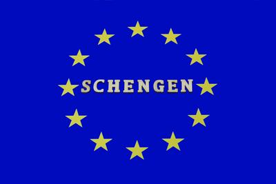 Europafahne und Schriftzug Europafahne und Schriftzug, 08.03.2020, Borkwalde, Brandenburg, Auf einer Europafahne liegt-stock-photo