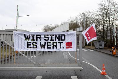 Ganzt?tgiger ver.di Warnstreik bei Bus und Bahn in Bonn 21.02.2025-stock-foto