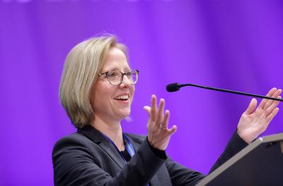 Bischoefin Nora Steen, Sprengel Schleswig und Holstein 1.Tagung der III.Landessynode der Ev.-Luth Kirche in Norddeutschl-stock-foto