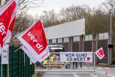 Ganzt?tgiger ver.di Warnstreik bei Bus und Bahn in Bonn 21.02.2025-stock-foto