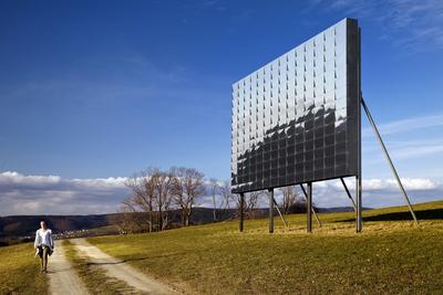 HSK_Schmallenberg_Blinker_3.tif Das Kunstwerk Blinker II von Timm Ulrichs auf dem Waldskulpturenweg, Schmallenberg, Saue-stock-foto