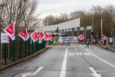 Ganzt?tgiger ver.di Warnstreik bei Bus und Bahn in Bonn 21.02.2025-stock-foto