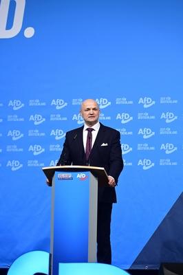 Andre Wendt beim Wahlkampfabschlu? der Alternative f?r Deutschland (AfD) zur Bundestagswahl in der Messehalle. L?bau, 21-stock-foto