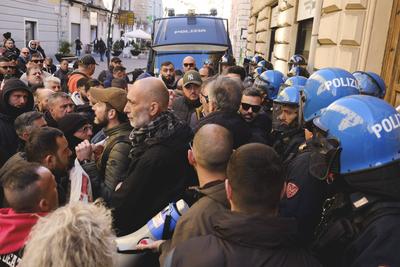 News - Naples, citizens and workers take to the streets after Ciciliano's remarks-stock-photo