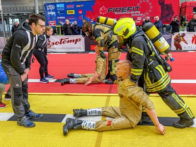 Einzelwettk?mpfe auf der FireFit Europe Am Samstag fanden die Einzelwettk?mpfe in der Messehalle 2 bei der FireFit Champ-stock-foto